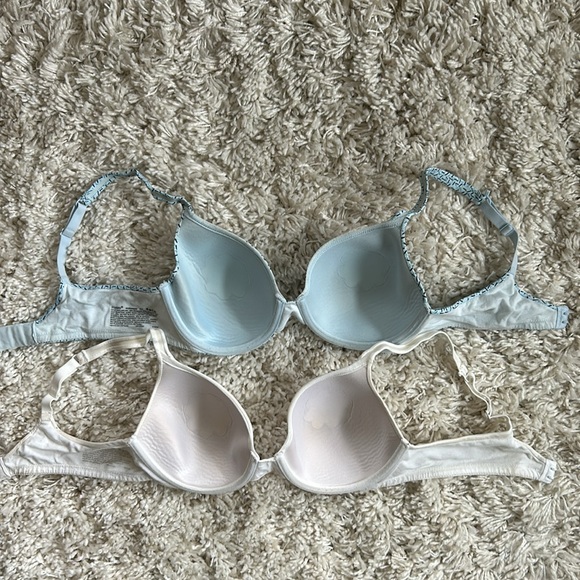 Ladies Hanes bras X 2 - Picture 2 of 3